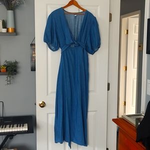 ✨Bundle 3 for $35✨Plus Size Old Navy Denim with Puff Sleeve Dress and Cut Out